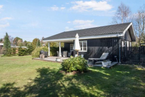 Luxurious And Inviting Cottage Close To The Beach, Bogø By